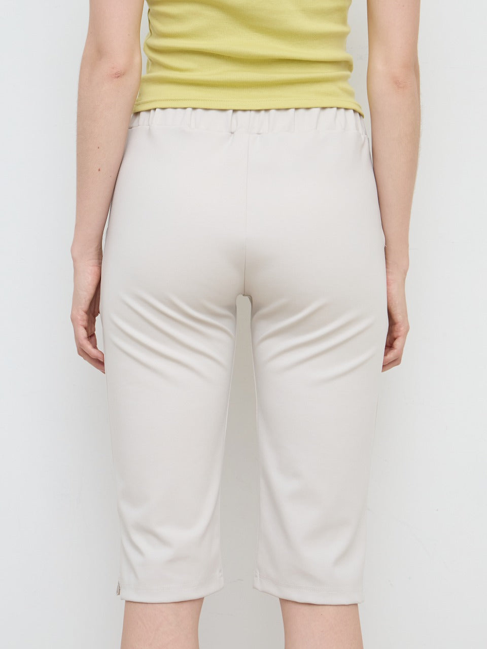 【NEW】Capri Pants