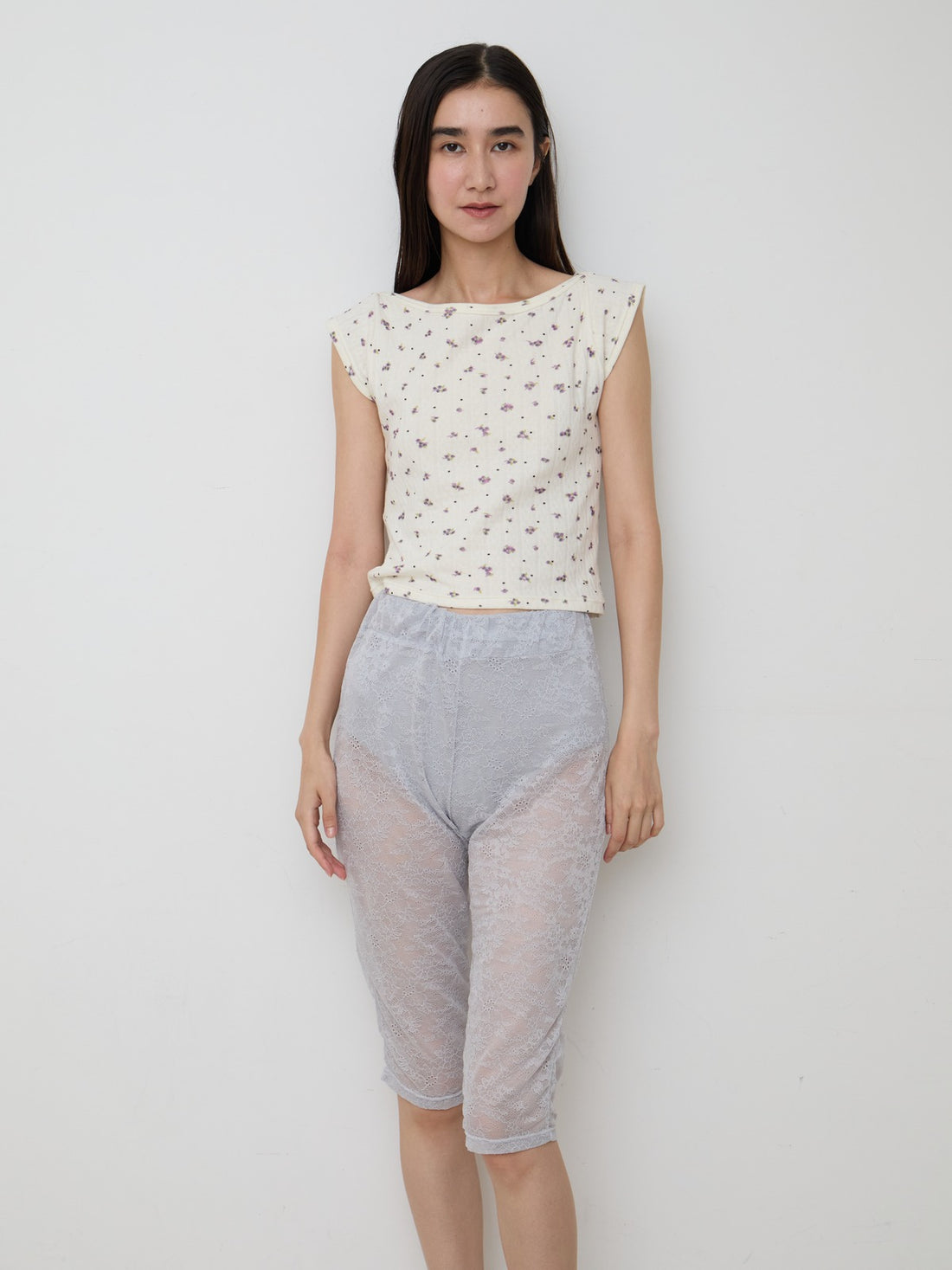 【NEW】Lace Capri Leggings
