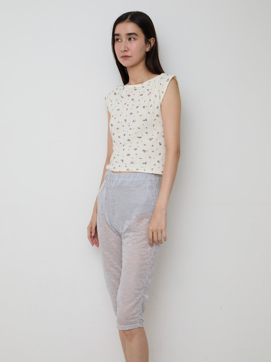 【NEW】Lace Capri Leggings